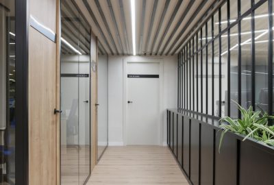 Porte coulissante en fer : quand design et optimisation de l’espace se rencontrent...