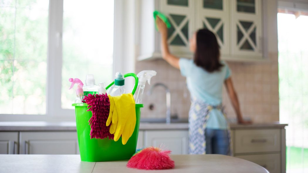 Ménage à domicile : des avantages décisifs pour les familles actives