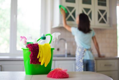 Ménage à domicile : des avantages décisifs pour les familles actives