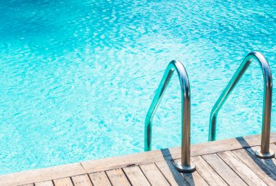 Comment choisir sa bâche d’hivernage ? Les critères qui comptent
